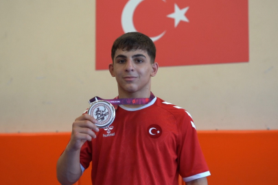 Yusuf İslam Kara Bursa Yıldırım'ın gururu oldu