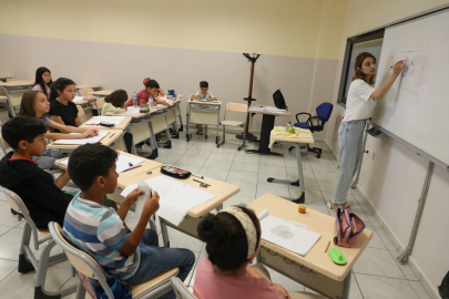 Kayseri Melikgazi'de çocuk ve gençler dolu dolu yaz geçiriyor