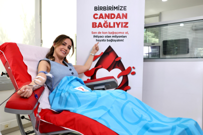 Ünlü isimlerden Türkiye'ye çağrı... Onlar Kızılay için 'candan bağlı'lar