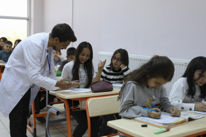 Mersin’de lise hayallerine Büyükşehir desteği