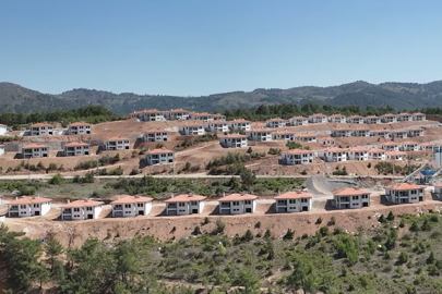 Afet bölgesinin iki katlı köy evleri tamamlandı... İlk görüntüler Kahramanmaraş Bulanık Köyü'nden