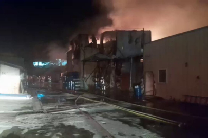 İstanbul Çekmeköy’de sünger fabrikası yandı