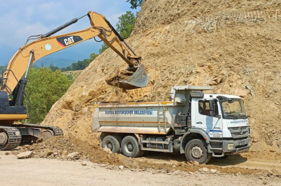 Bursa Büyükşehir'den 6 ilçenin kırsal yollarında çalışma