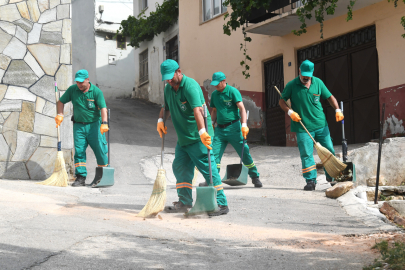 Bursa Osmangazi’de her gün 270 kilometre alan temizleniyor