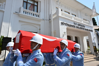 Antalya'da eski başkan son yolculuğuna uğurlandı!