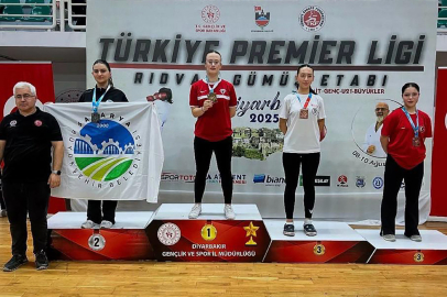 Sakaryalı sporcular Diyarbakır kürsüsünde