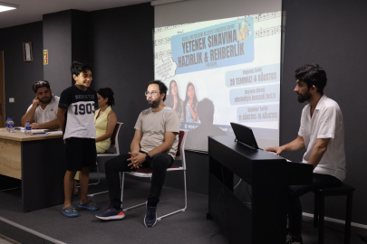 Mersin'de çocukların gelişimi için ebeveynlere rehberlik