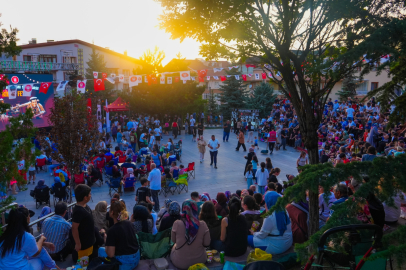 Kibar Feyzo Keçiören’de kahkaha dolu bir gece yaşattı