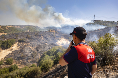 İzmir İtfaiyesi, Aliağa’daki yangına da müdahale ediyor