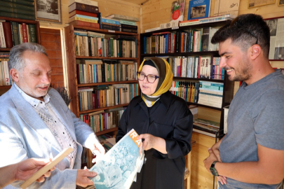 Kar Tanesi Gelinlik Evi’ni ve Sahaflar Çarşısı’na Böhürler'den tam not