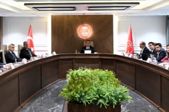 SES: Memur-Sen ve Kamu-Sen’in Hakem Kurulu’ndan çekilmesi şov