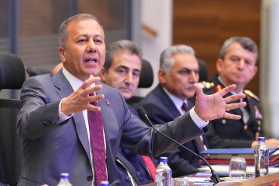Bakan Yerlikaya, Büyükşehir valileriyle toplandı