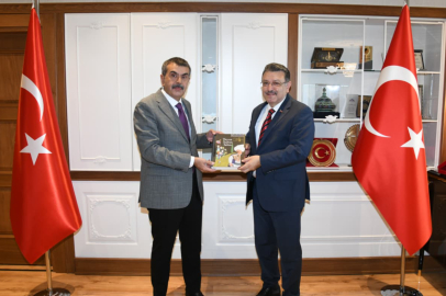 Bakan Yusuf Tekin’den Trabzon’a ziyaret