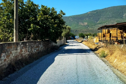 Muğla Milas'ta yol yapım seferberliği sürüyor