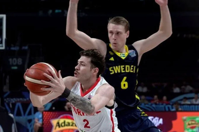 12 Dev Adam çeyrek finalde!