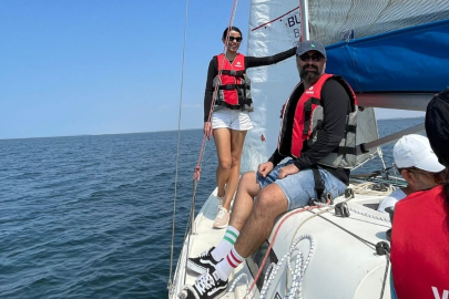 İzmir'de yetişkin grubu yelken eğitimlerine devam