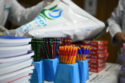 Kocaeli Çayırova’da öğrencilere kırtasiye desteği