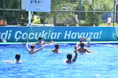 Manisa'da 6 binden fazla öğrenci yazı serin geçirdi