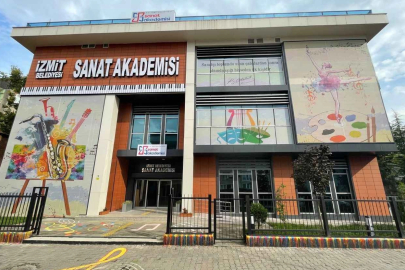 İzmit Belediyesi Sanat Akademisi’nde tiyatro heyecanı başlıyor
