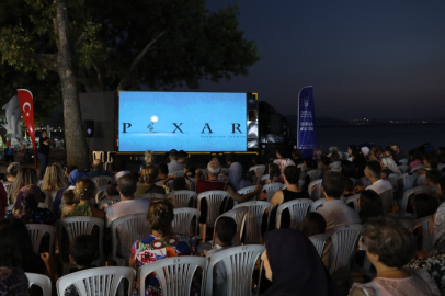 Bursa'da yıldızlar altında sinema keyfi