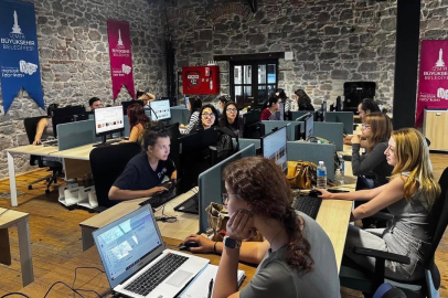 İzmirli gençlere 'Canva' eğitimi