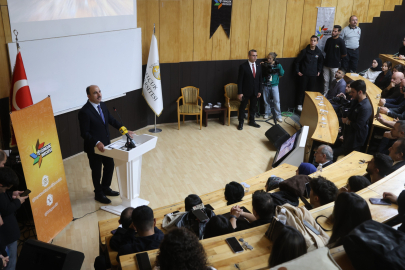 Konya'da Başkan Altay fakülte öğrencileriyle buluştu