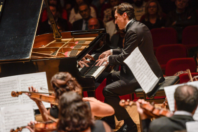 İzmir Oda Orkestrası yeni sezona kapalı gişe başladı