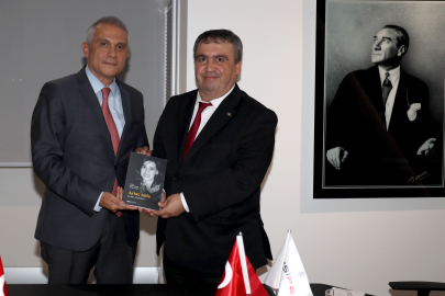 Emekli büyükelçiden ekonomi muhabirlerine 'protokol' dersi