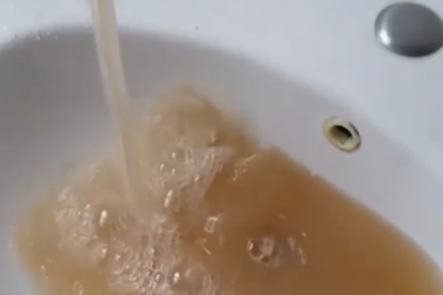 Düzce'de her yağış sonrası musluktan çamur isyanı!