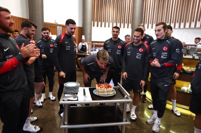 Atakan Karazor’un doğum günü Milli Kamp'ta kutlandı