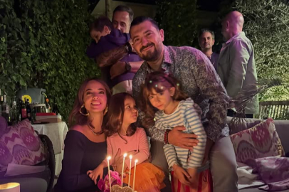 Seda Bakan yeni yaşını ailesi ve dostlarıyla kutladı