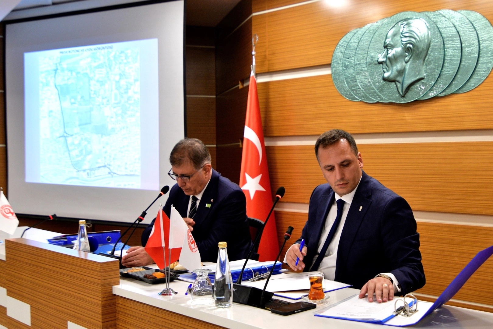 İzmir Bornova'da geleceği birlikte planladılar