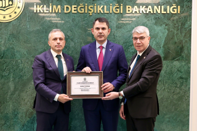 Bakan Kurum'a bir fahri unvan da Osmaniye'den