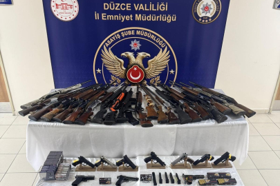 Düzce’de silah teşhirine 20 gözaltı!