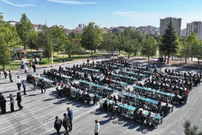 Ahmet Çolakbayrakdar'dan gençlerle 'Kocaburger' sohbeti