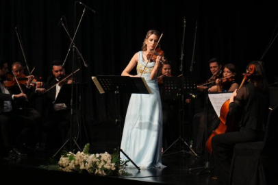 Mersin’de Oda Orkestrası ilk konserini verdi