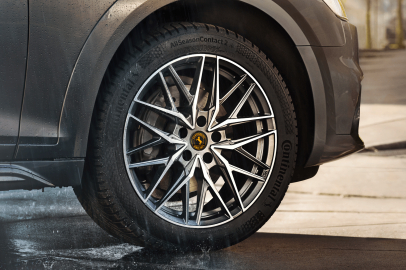 Uzmanından kış sürüşü uyarısı! Direksiyon başında tüm dikkatlerinizi yola verin