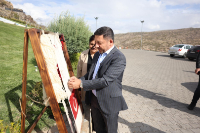 “İlmek İlmek Türkiye” projesinde son ilmek Başkan Arı'dan