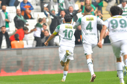 Bursaspor son dakika golüyle 2-1 kazandı... Zirveye bir adım kaldı