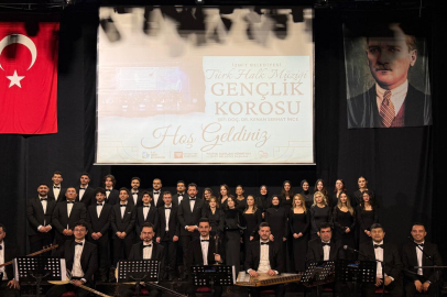 Kocaeli İzmit'te THM Gençlik Korosu’ndan muhteşem konser