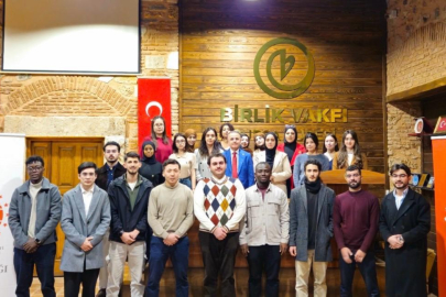 İletişim Başkanlığı Bursa Bölge Müdürü Gölbaşı'dan uluslararası öğrencilere 'Kamu Diplomasisi ve Medya' dersi