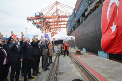 Sudan'a büyük insani destek... 30 bin çadırın ilk bölümü 'İyilik Gemisi' ile yola çıktı