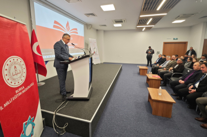 Bursa'da lise öğrencileri 'Geleceğe Yapay Zeka ile Hazırlan' programında buluştu