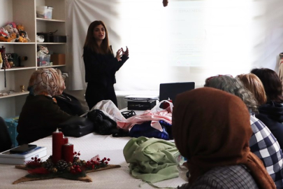 İstanbul Maltepe'de özel çocukların ailelerine seminer