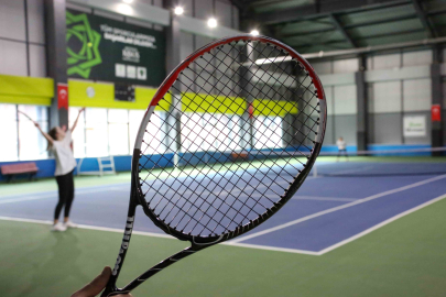 Konya Meram'da aileler 'kort'ta buluşuyor