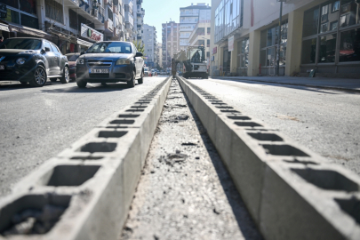 İzmir Bornova'da orta refüj çalışması başladı