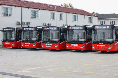 Sakarya Büyükşehir’in metrobüs filosuna 5 araç daha dahil oldu