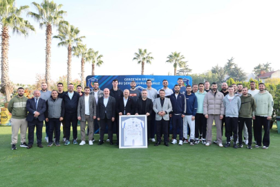 Gebze'de Başkan Büyükgöz’den voleybol takımına moral ziyareti