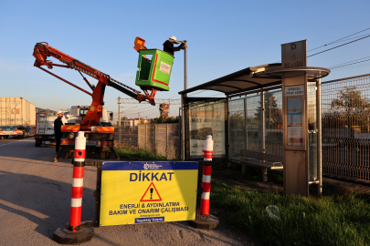 Kocaeli'de duraklara güneş enerjili aydınlatma çözümü