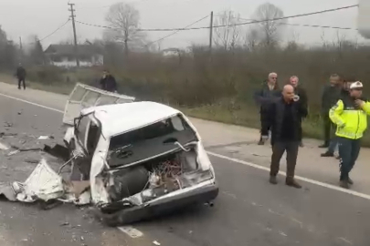Düzce'de otomobil ile kamyonet çarpıştı: 1 yaralı